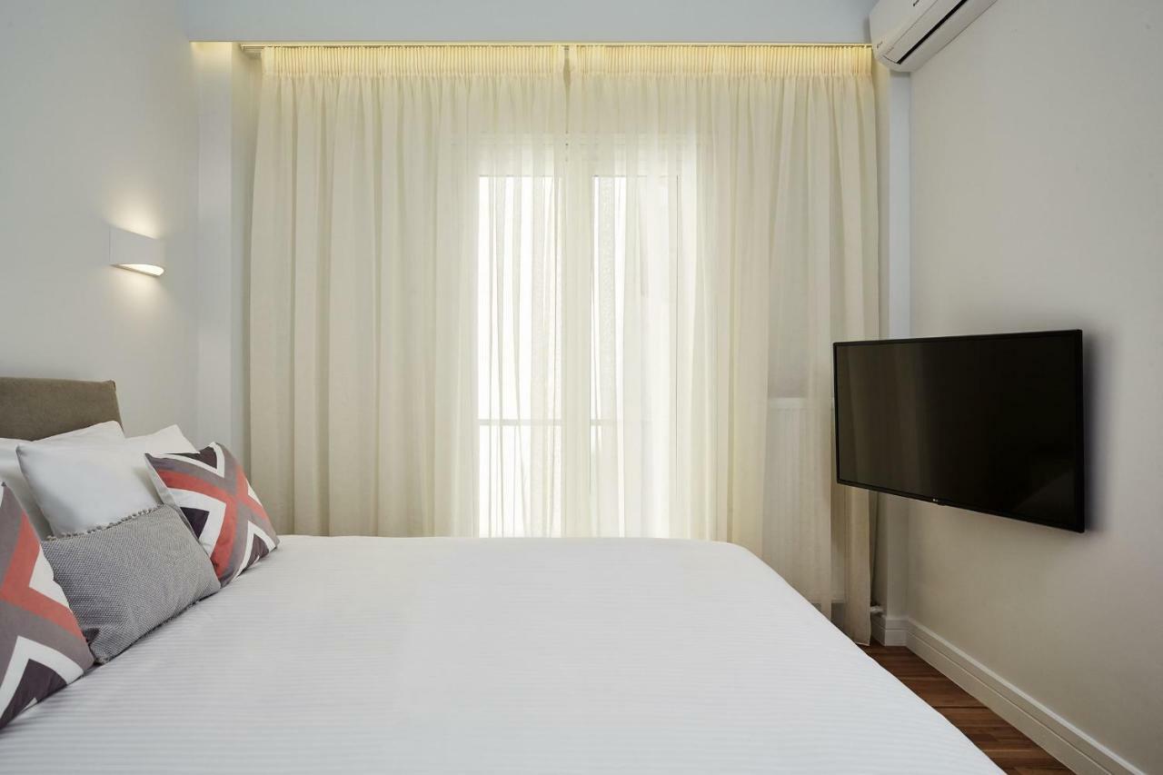 Luxurious Spacious Apt Next To Hilton Hotel Афіни Екстер'єр фото