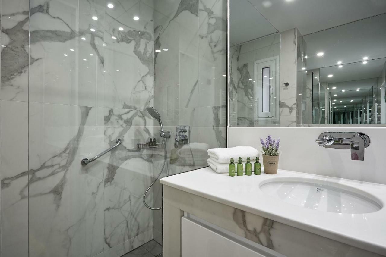 Luxurious Spacious Apt Next To Hilton Hotel Афіни Екстер'єр фото