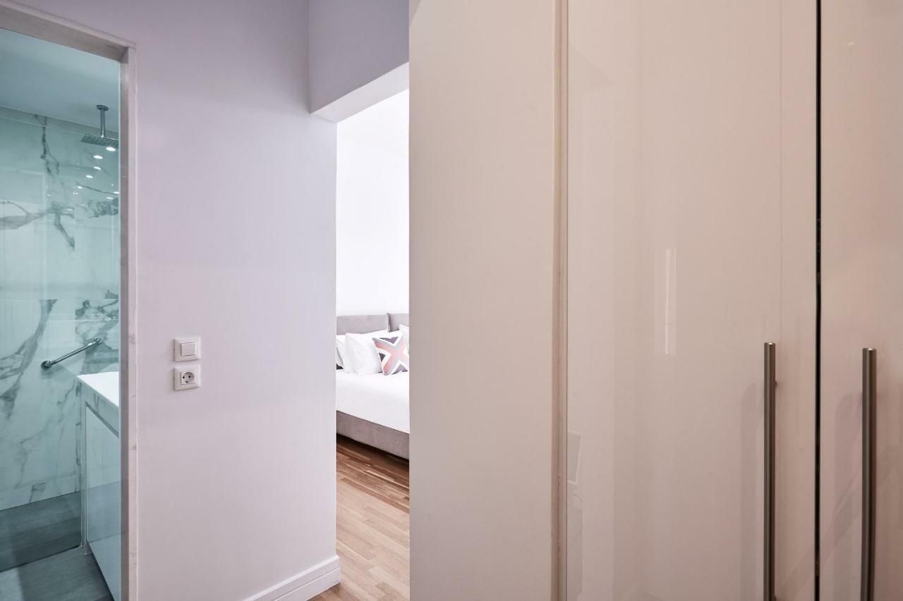 Luxurious Spacious Apt Next To Hilton Hotel Афіни Екстер'єр фото