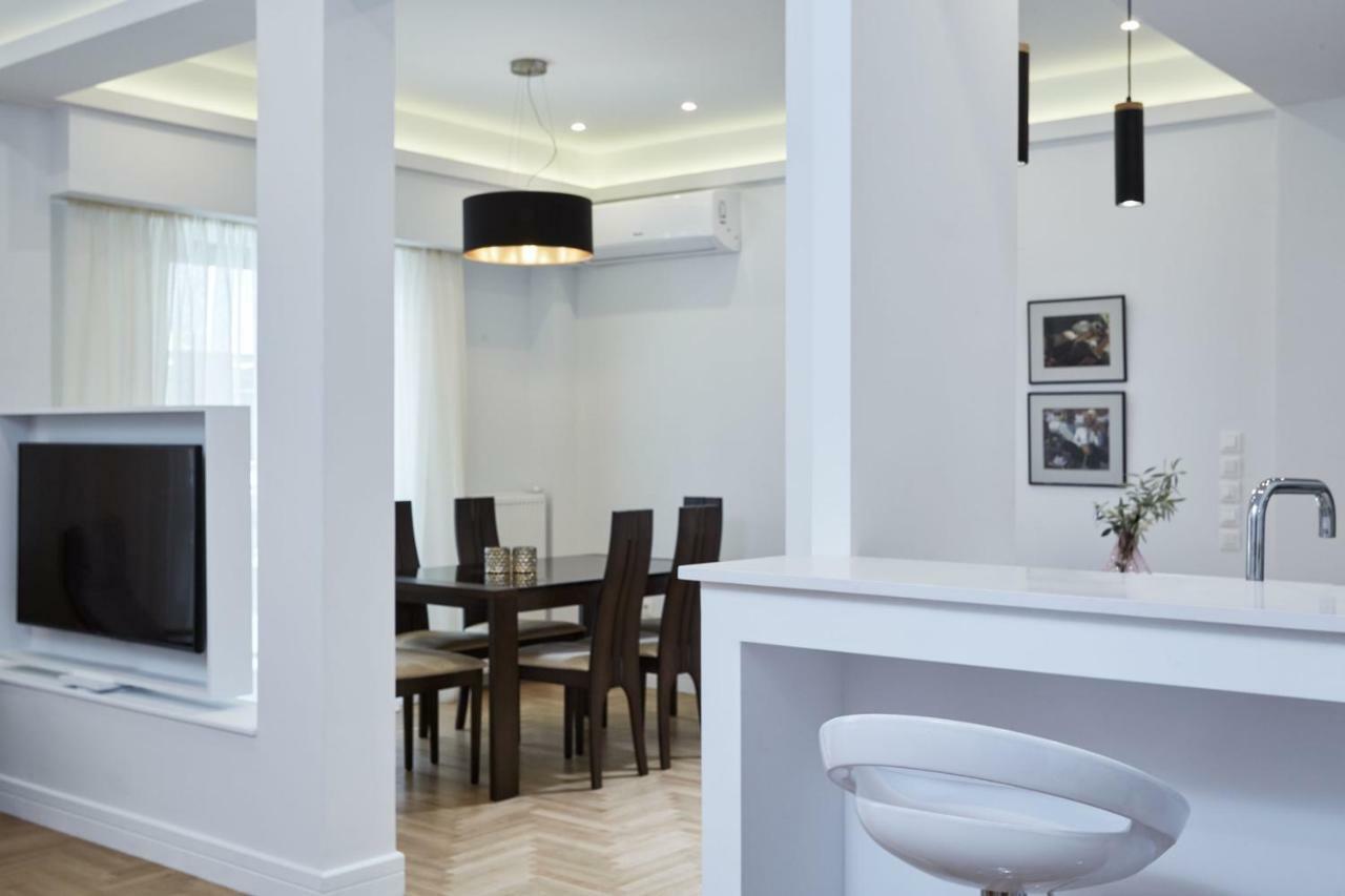 Luxurious Spacious Apt Next To Hilton Hotel Афіни Екстер'єр фото